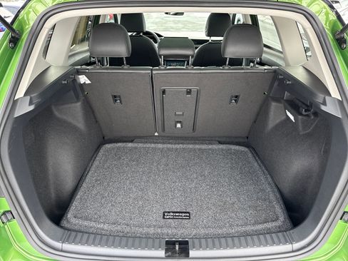 Certified 2025 Volkswagen Taos SE image 23