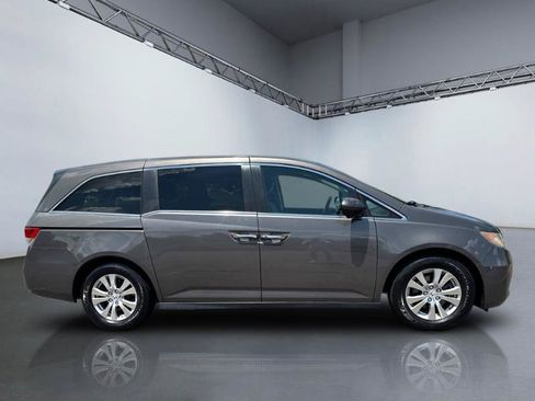 Used 2017 Honda Odyssey SE image 3