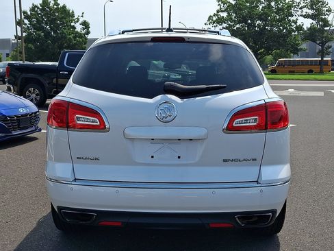 Used 2017 Buick Enclave Premium w/ Experience Buick Package FWD image 5