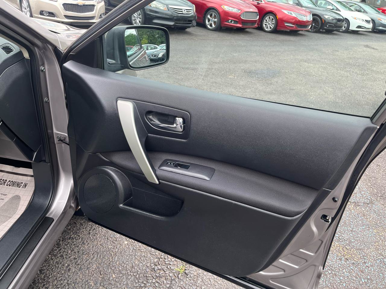 Used 2011 Nissan Rogue SV AWD/4WD image 28