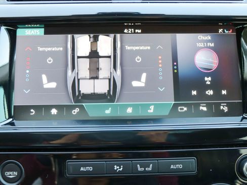 Used 2017 Land Rover Discovery First Edition image 40