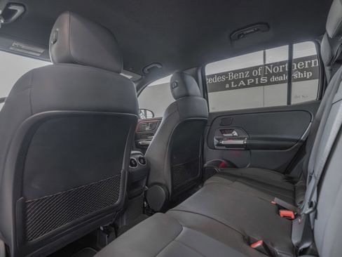 Used 2025 Mercedes-Benz GLB 250 image 25
