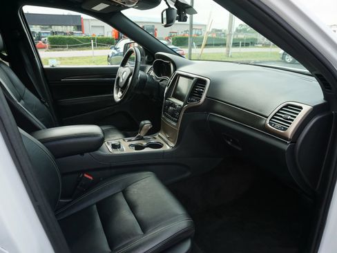 Used 2016 Jeep Grand Cherokee Limited AWD/4WD image 24