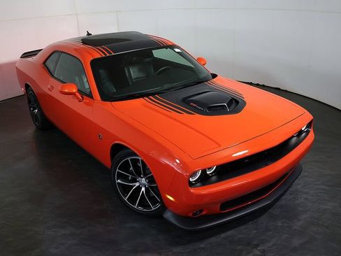 Used 2016 Dodge Challenger R/T Scat Pack RWD image 7