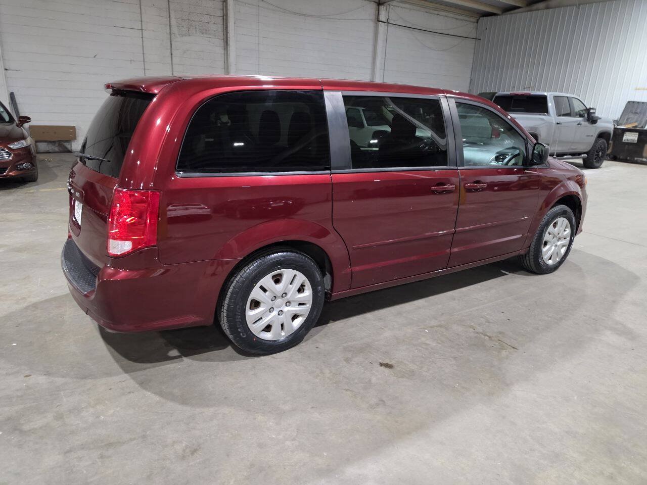 Used 2017 Dodge Grand Caravan SE w/ Power Window Group FWD image 13