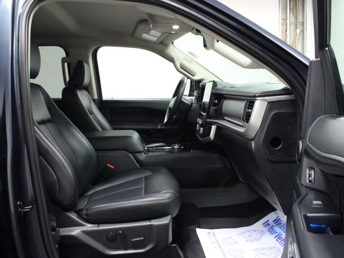 Used 2024 Ford Expedition XLT image 17
