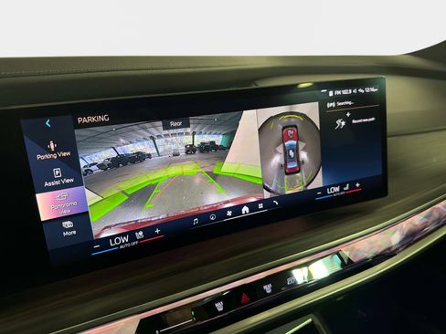 Used 2023 BMW 760i xDrive AWD/4WD image 45