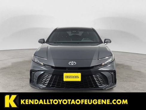 Used 2025 Toyota Camry SE AWD/4WD image 2