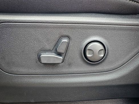 New 2026 RAM 1500 4x4 Crew Cab image 15