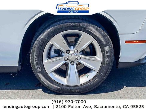 Used 2022 Dodge Challenger SXT RWD image 9