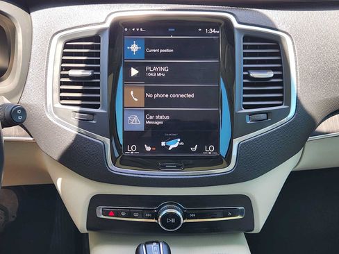 Used 2020 Volvo XC90 T6 Momentum AWD/4WD image 16