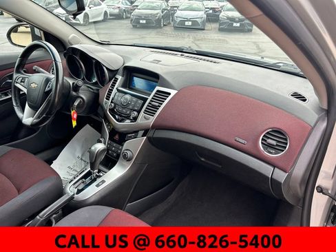 Used 2014 Chevrolet Cruze LT FWD image 8