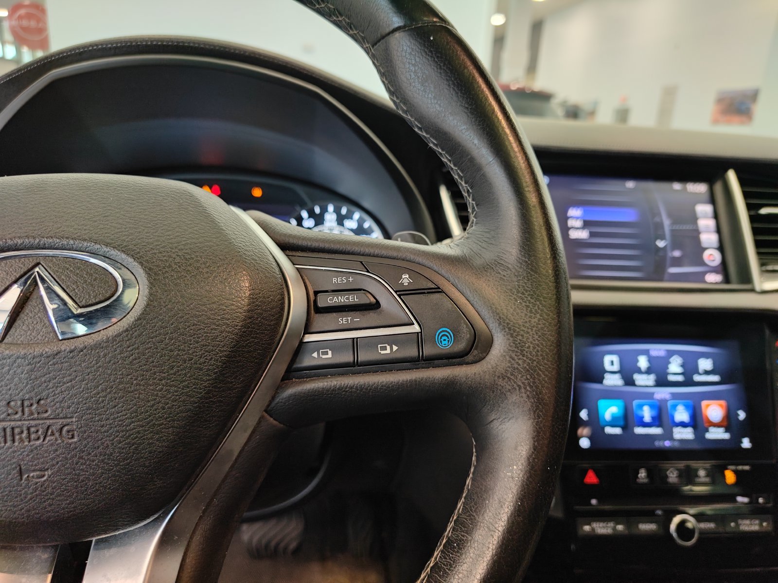 Used 2019 INFINITI QX50 Essential w/ Sensory Package AWD/4WD image 12