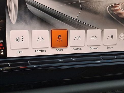 Used 2024 Volkswagen Atlas Peak Edition SEL image 27