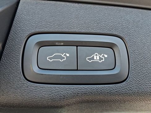 Certified 2023 Volvo XC60 B5 Plus w/ Climate Package AWD/4WD image 31