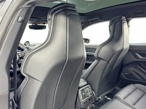Used 2025 Porsche Taycan 4S w/ Premium Package image 40