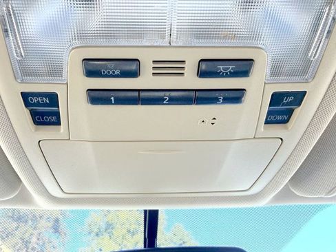 Used 2014 Toyota Highlander XLE image 29