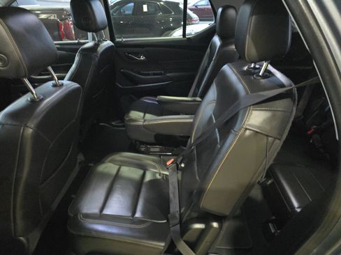 Used 2021 Chevrolet Traverse LT w/ LT Premium Package image 19