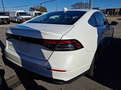 Used 2024 Honda Accord EX image 3