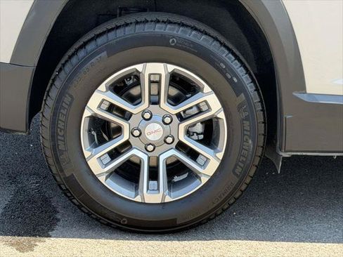 Used 2025 GMC Terrain Elevation AWD/4WD image 8