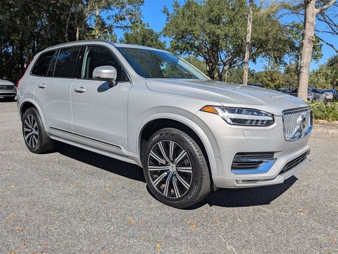 Certified 2025 Volvo XC90 B6 Plus image 2