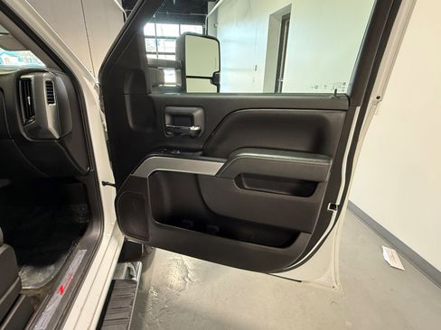 Used 2016 Chevrolet Silverado 2500 LT w/ LT Convenience Package image 33