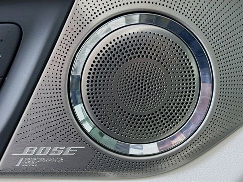 Used 2025 Buick Enclave Avenir w/ Super Cruise Package image 19