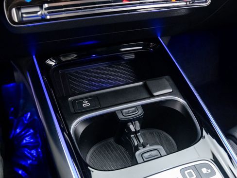 Used 2025 Mercedes-Benz GLA 250 4MATIC w/ Exclusive Package image 26