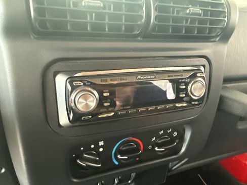 Used 2005 Jeep Wrangler SE AWD/4WD image 11