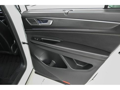 Used 2024 Volkswagen Atlas Cross Sport SEL Premium R-Line image 18