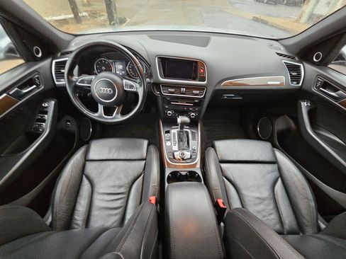 Used 2016 Audi Q5 2.0T Premium Plus w/ Technology Package image 24