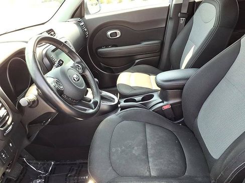 Used 2018 Kia Soul + FWD image 15