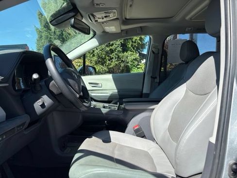 Used 2022 Toyota Sienna Limited AWD/4WD image 21
