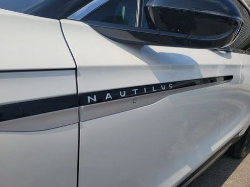 Certified 2024 Lincoln Nautilus Premier AWD/4WD image 17