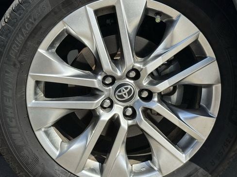 Used 2024 Toyota RAV4 XLE Premium FWD image 9