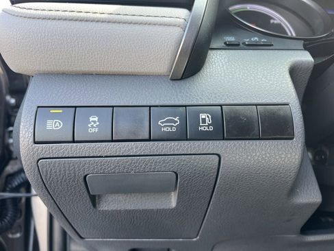 Used 2021 Toyota Camry SE w/ Audio Upgrade Package FWD image 20