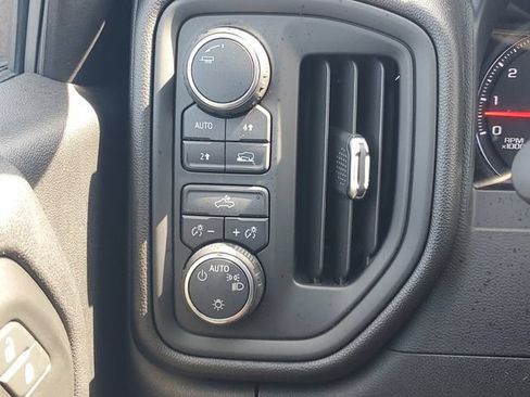 Certified 2020 Chevrolet Silverado 1500 Custom w/ Custom Value Package AWD/4WD image 18
