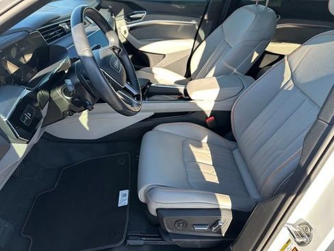 Used 2024 Audi Q8 e-tron Prestige image 20