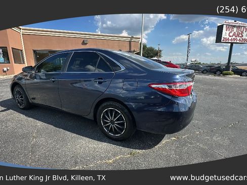 Used 2016 Toyota Camry LE w/ Moonroof Package FWD image 3
