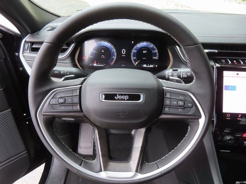 New 2025 Jeep Grand Cherokee Limited w/ Luxury Tech Group II image 4