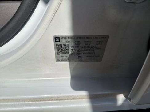 Used 2018 GMC Sierra 1500 SLT w/ Enhanced Driver Alert Package image 11