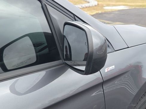 Used 2022 Ford Edge ST-Line w/ Class II Trailer Tow Package image 7