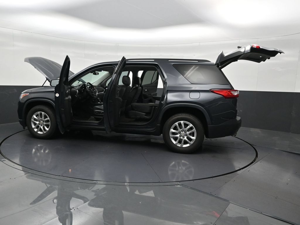 Used 2021 Chevrolet Traverse LT FWD image 36