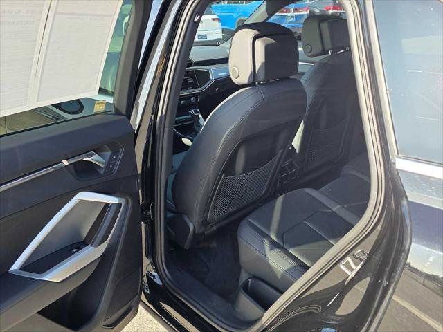 Used 2025 Audi Q3 2.0T Premium w/ Convenience Package AWD/4WD image 15