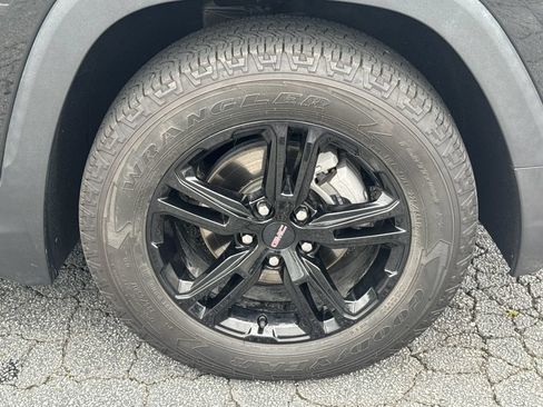 Used 2024 GMC Terrain AT4 w/ LPO, Floor Liner Package AWD/4WD image 12