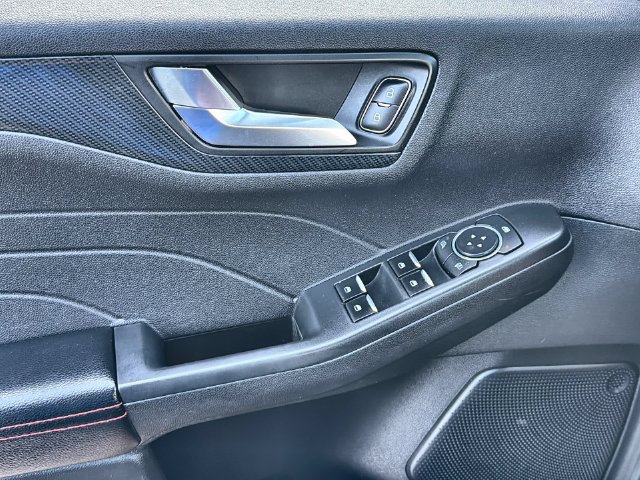 Used 2023 Ford Escape ST-Line AWD/4WD image 13