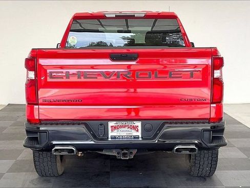 Used 2021 Chevrolet Silverado 1500 Custom Trail Boss w/ LPO, Dark Essentials Package AWD/4WD image 3
