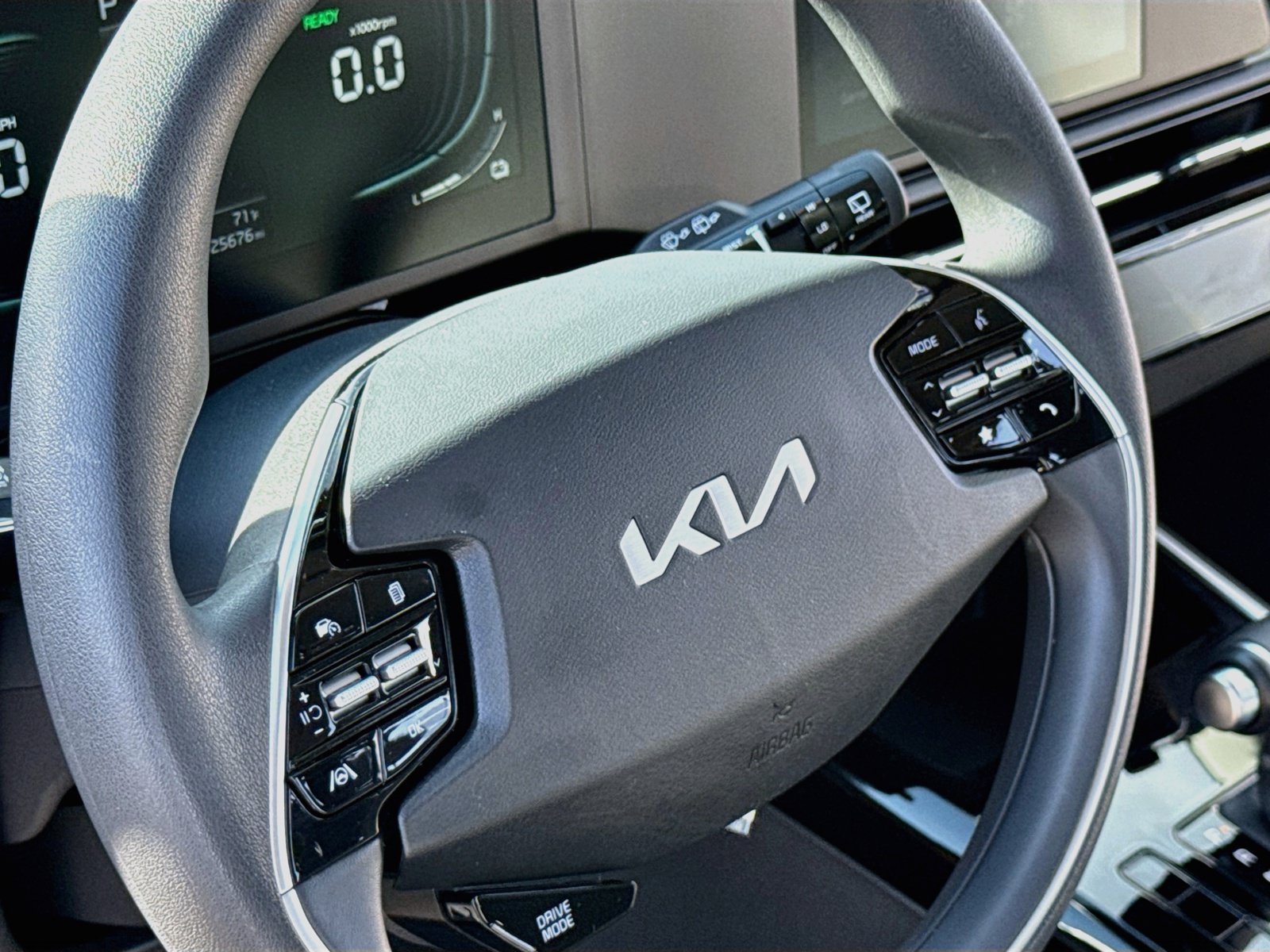 Used 2024 Kia Niro LX FWD image 12