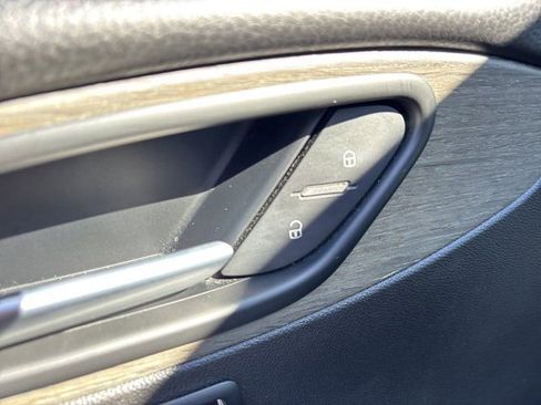 Used 2021 Alfa Romeo Stelvio Ti image 25