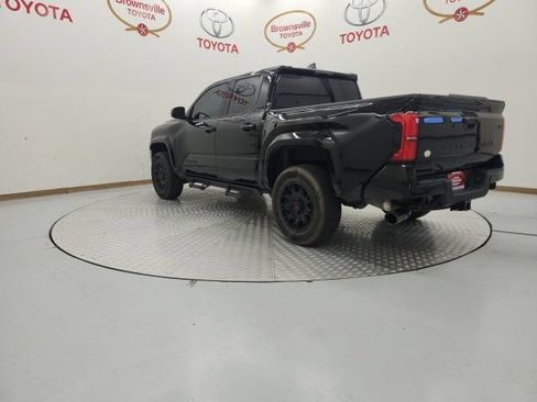 Used 2025 Toyota Tacoma SR5 AWD/4WD image 6
